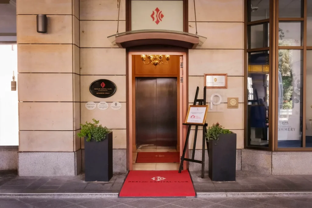 Jenseits der Oberfläche: Strategische Gestaltungskraft an der Wall Street